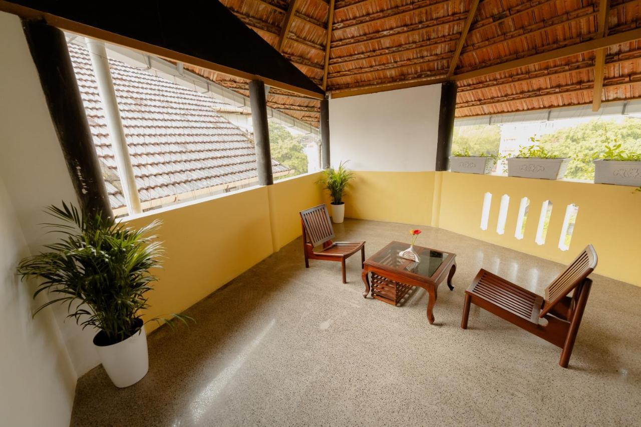 Seacoast Inn Fortkochi Fort Kochi Buitenkant foto