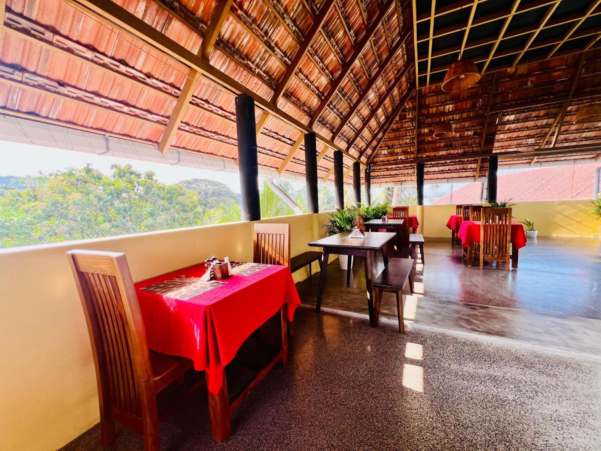 Seacoast Inn Fortkochi Fort Kochi Buitenkant foto
